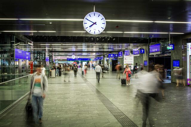 Auch österreichische Reisende sind vom Streik betroffen.  | Foto: ÖBB/Wegschneider