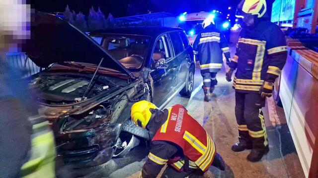 Der Unfall forderte drei Verletzte.  | Foto: DOKU-NÖ