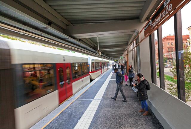 Die Wiener Linien wollten es zuletzt genau wissen - welche sind die "schirchsten" Öffi-Stationen im Netz. Die Thaliastraße konnte überzeugen. | Foto: Manfred Helmer/Wiener Linien