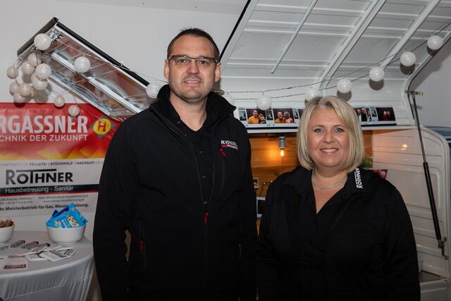 Franz Rothner und Karina Antlinger auf der Messe in Braunau. | Foto: Alexander Schmadel