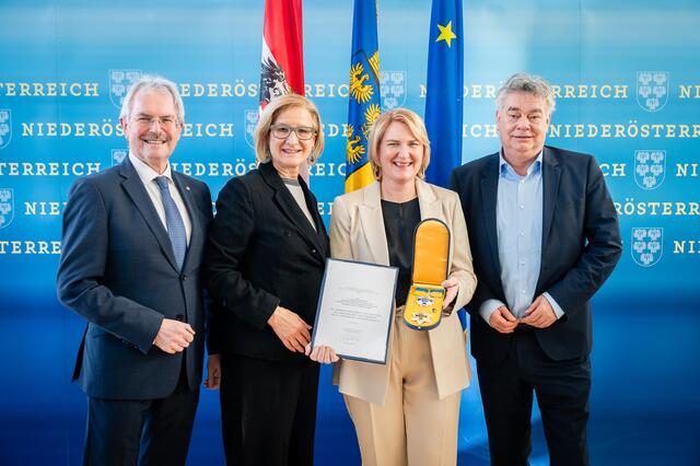 Landtagspräsident Karl Wilfing, Landeshauptfrau Johanna Mikl-Leitner, Klubobfrau und Vizebürgermeisterin Helga Krismer, Vizekanzler Werner Kogler | Foto: Die Grünen NÖ
