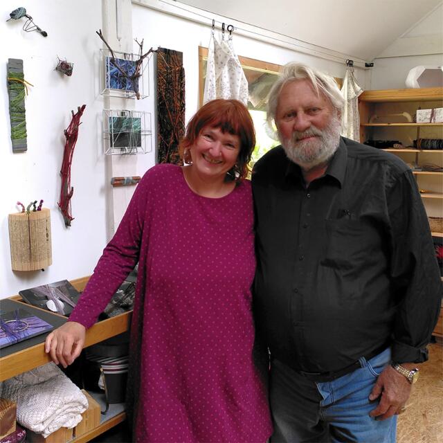 Anita Selinger aus Raab traf im Rahmen des grenzüberschreitenden Kunstprojekts "Treffpunkt Atelier" Ladislav Hodny aus Südböhmen.  | Foto: Selinger