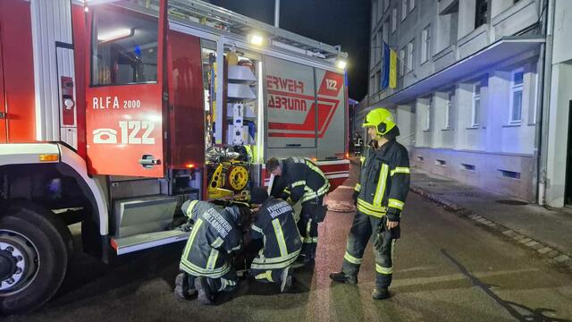 Atemschutztrupps rückten in das Gebäude vor. | Foto: FF Hollabrunn