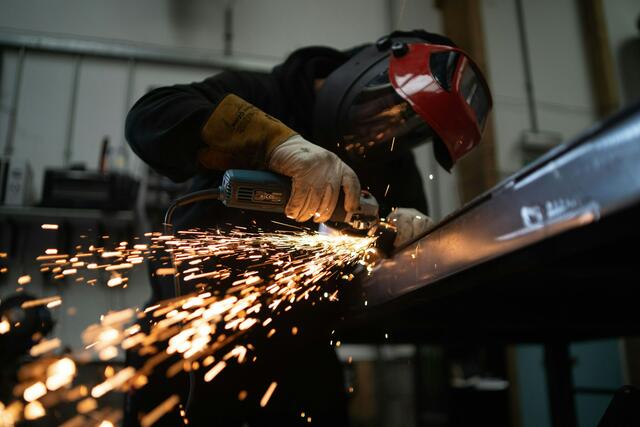 Metalltechnik erfreut sich als Lehrberuf immer größerer Beliebtheit. | Foto: UnsplashJosh Beech 