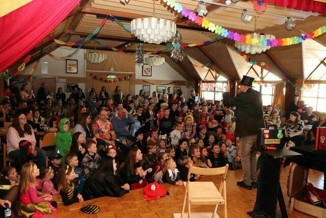 In der Mehrzweckhalle in St. Urban wird auch heuer wieder der Kinderfaschingsball mit vielen Höhepunkten gefeiert werden. | Foto: Privat/Gemeinde St. Urban 