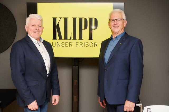 (v.l.:) Gottfried Kraft, Geschäftsführer von Klipp-Frisör, und Ewald Lanzl, Gründer von KLIPP Frisör, blicken auf 35 Jahre zurück. | Foto: Klipp Friseur