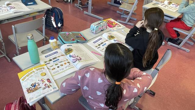 Neben Deutsch wird in der ZPC ab der 1. Klasse Volksschule auch Hebräisch unterrichtet.  | Foto: Kathrin Klemm
