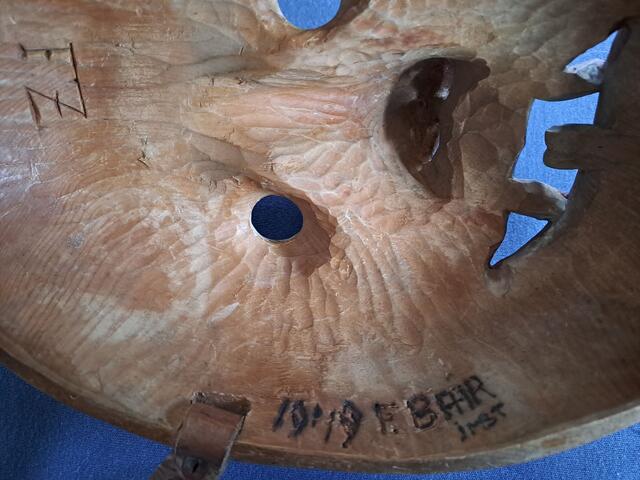 Auf der Innenseite ist „FZ“ eingekerbt, und dann auch noch „F. Bair 1949“ eingebrannt | Foto: Zangerle 