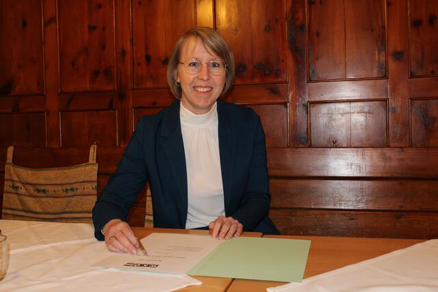 Eveline Grabmann lebt in Baumgartenberg und führt in Arbing die Firma Bauservice Grabmann.