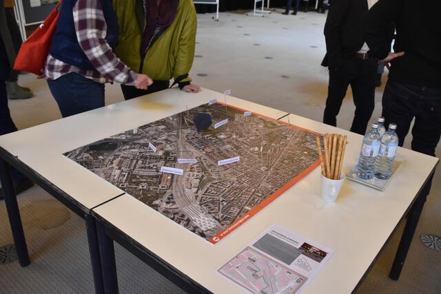 Die Favoritner haben sich bereits über das neue Grätzl informiert. | Foto: Karl Pufler/RMW