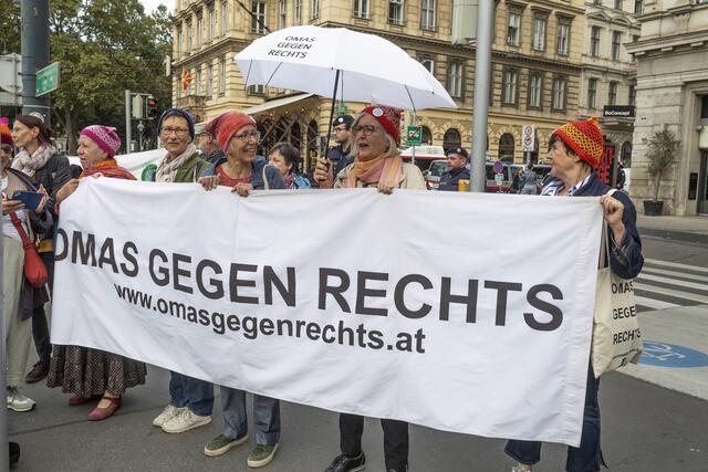 Nach Vorbild der Proteste in Deutschland finden auch in Österreich am Freitag Demos gegen Rechtsextremismus statt. (Symbolbild) | Foto: Weingartner-Foto / picturedesk.com