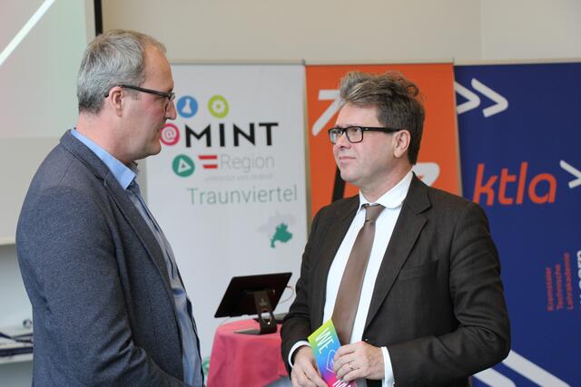 TIZ-Geschäftsführer Matthäus Radner (li.) mit Bundesminister für Bildung, Wissenschaft und Forschung, Martin Polaschek | Foto: Staudinger