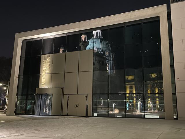 Vom Lokal aus bietet sich ein wunderbarer Blick auf die Karlskirche. | Foto: Schuster/RMW