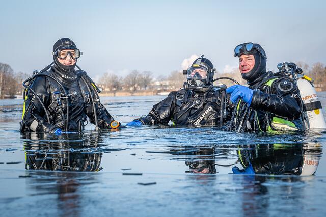Die Übung stärkte nicht nur den Teamgeist, sondern auch die Zusammenarbeit zwischen den verschiedenen Tauchgruppen. | Foto: Hubert Wilflingseder