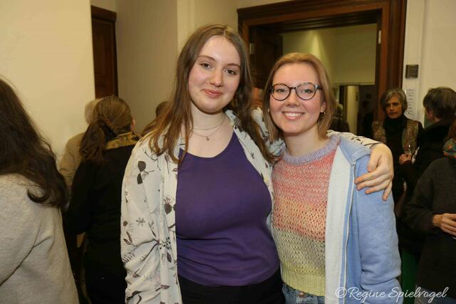 Ellen aus Vorarlberg und Esther aus Tullnerbach. Sie wurden durch eine Ankündigung auf das Konzert aufmerksam und wurden nicht enttäuscht.