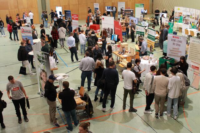 35 Unternehmen - mit sehr einem guten Branchenmix - aus Altheim und Umgebung präsentieren ihr Lehrstellenangebot  | Foto: BRS/Buch