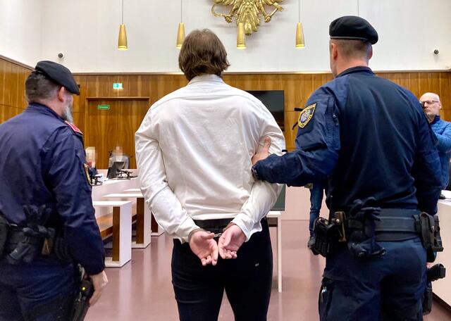 Prozessende am Straflandesgericht Graz: Oberösterreicher wurde wegen Mordes an seiner Lebensgefährtin und fahrlässiger Tötung zu lebenslanger Haft verurteilt. | Foto: APA/picturedesk/Zehetleitner