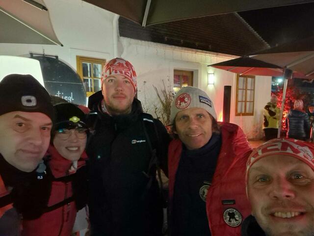Ein Selfie mit dem Veranstalter: Erwin Hanzl, Christine Drobits, Marcel Wallner, Michael Oberhauser und Hannes Bauer | Foto: Hannes Bauer