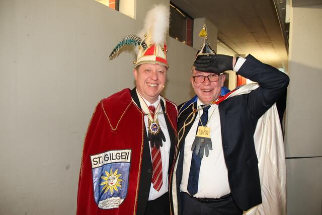 Zeremonienmeister Michael Binder mit Bgm. Otto Kloiber.