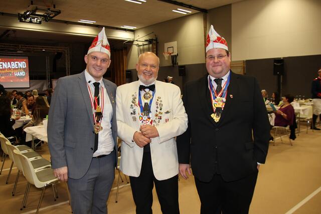 Christopher Fischer und Georg Luger mit Gerhard Ummenberger.