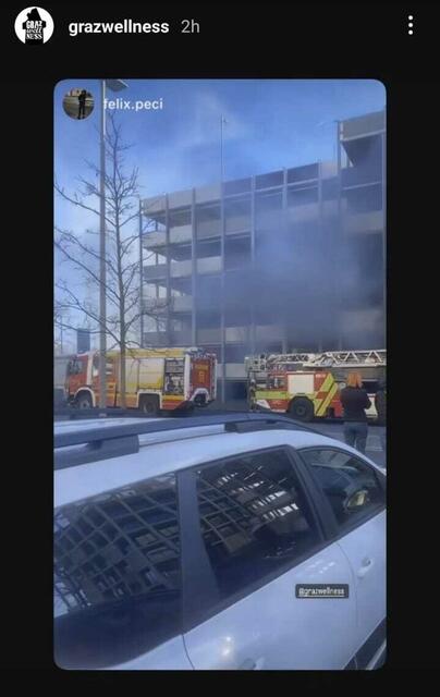 Beim Feuer in Puntigam kamen keine Menschen zu Schaden. Zerstört wurden zwei Autos, die Schadenshöhe ist noch unklar. | Foto: grazwellness/Instagram