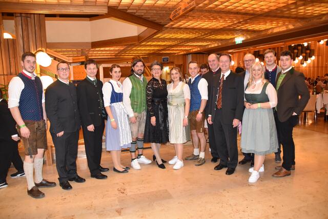 Zahlreiche Ehrengäste folgten der Einladung zum Bezirksbauernball der Landjugend Oberwart. | Foto: Michael Strini