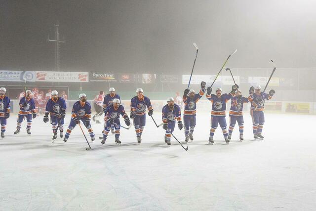 Der EHC Immobau Mils hat mit ihrem überzeugenden Halbfinalsieg bewiesen, dass sie zu den Top-Teams der Liga gehören. | Foto: EHC Immobau Mils