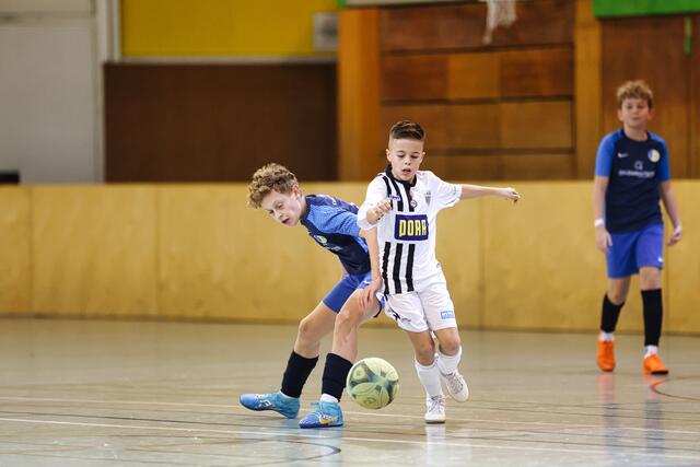 Fast wie in der Bundesliga: An Dynamik und Technik stehen die Youngsters den Großen um nichts nach. | Foto: Reischl