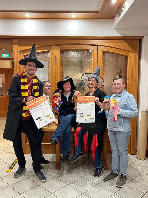 Obmann Markus Rabl, Christine Krecek, Anita Weixelbaum, Manuela Haider und Bernhard Krecek (v.l.) | Foto: Verschönerungsverein Sallingstadt und Umgebung