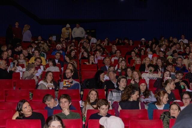 Das TakeOne Filmfestival lud erneut ins Metropolkino Innsbruck. Ein Zahlreiches Publikum war neugierig auf die Kurzfilme.  | Foto: Nina Pohler