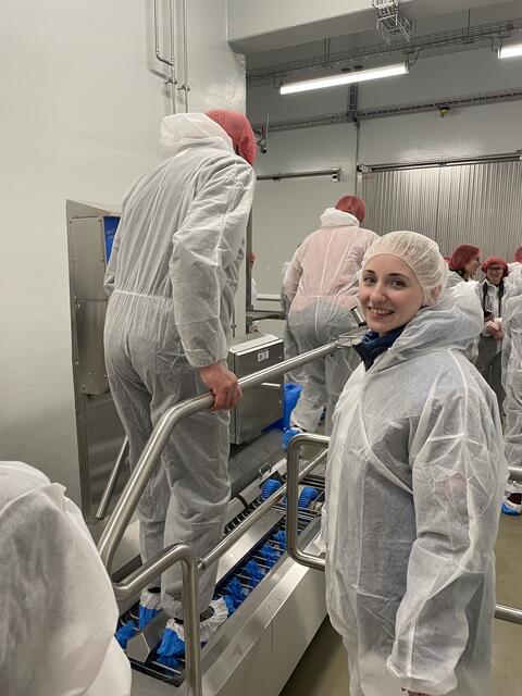Die Hygienevorschriften in den Pilzzucht-Hallen sind groß.  | Foto: Karin Bayr