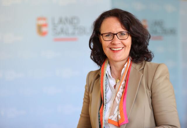 Landesrätin Daniela Gutschi wird während ihrer Genesung von Landeshauptmann Wilfried Haslauer vertreten.  | Foto: Land Salzburg