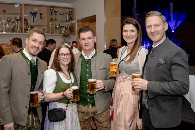 Fesche Dirndl und Lederhosen: Der Ball war ein voller Erfolg. | Foto: RegionalMedien Steiermark
