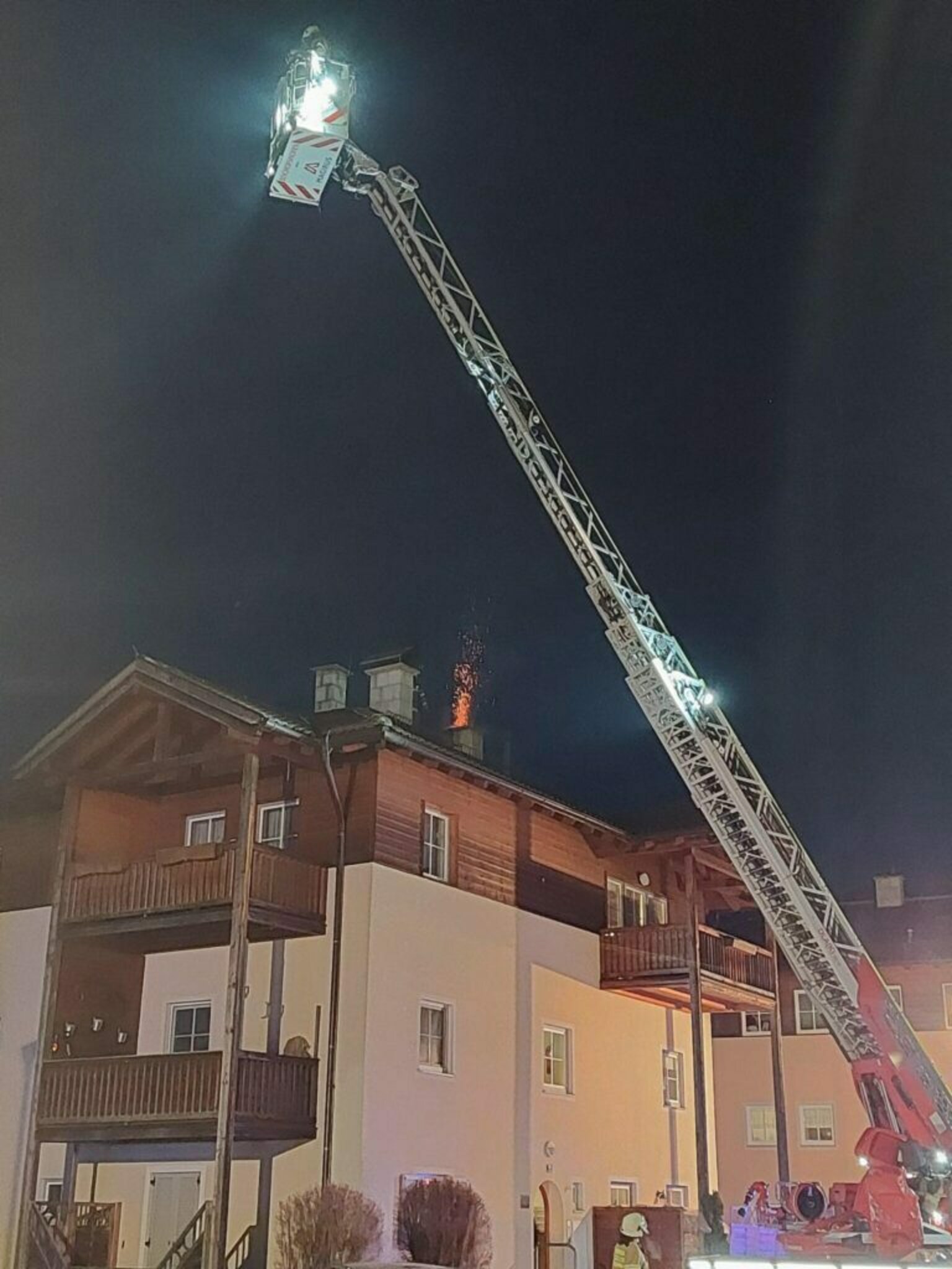 Feuerwehreinsatz: Kaminbrand in Bischofshofen fordert Einsatzkräfte ...