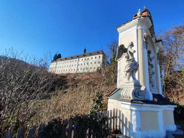 im Hintergrund sieht man das Schloss Gloggnitz... | Foto: I.Wozonig