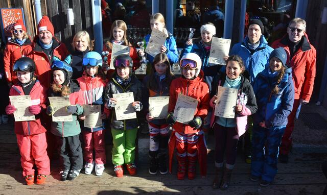 Die jüngsten Skiläuferinnen stellten wahrlich ihren Meister!