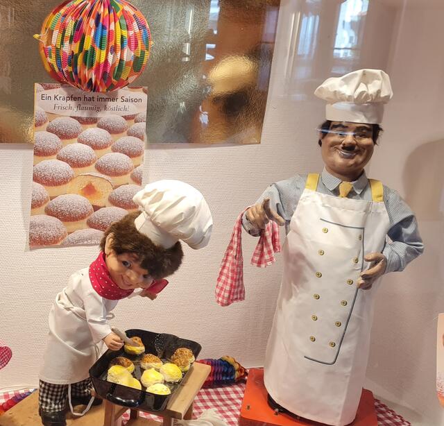 Krapfenbackstube in der Auslage der Bäckerei Hartner in Waidhofen/Ybbs. | Foto: Hartner Waidhofen/Y.