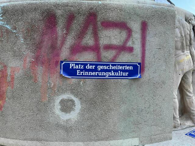 So sehen die Schilder aus. | Foto: Anna-Sophie Teischl/RMW