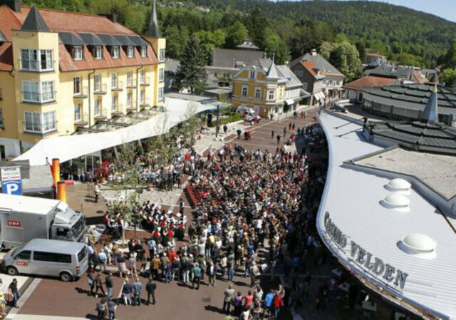 In Velden wurde vor Jahren sogar die Bundesstraße in eine Begegnungszone mit Tempo 30 verwandelt. | Foto: LPD/fritzpress/Hoeher