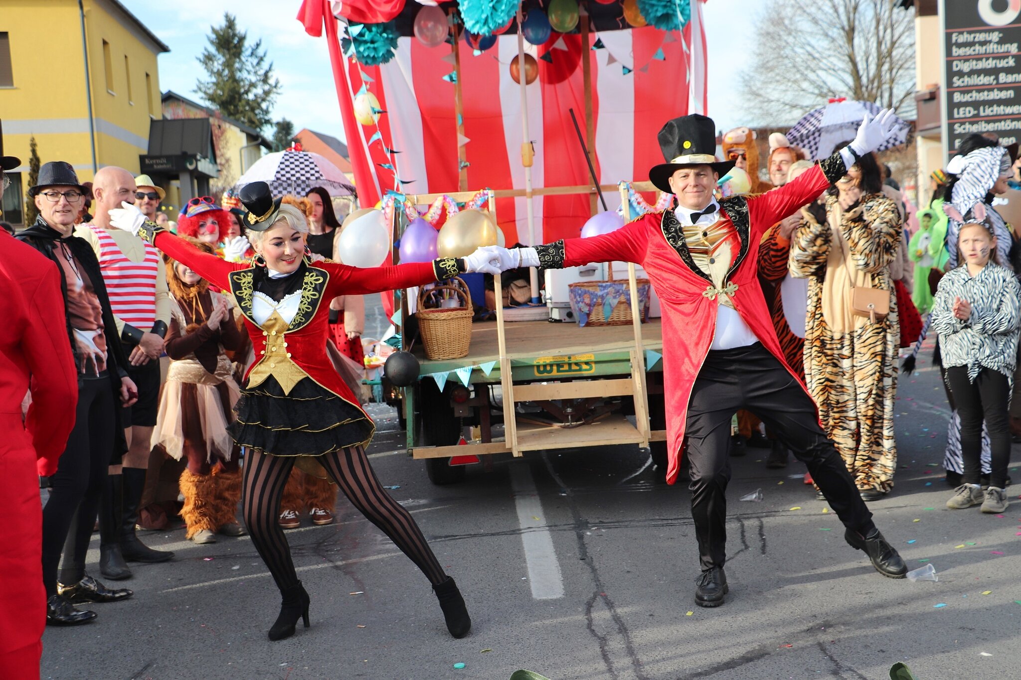 Faschingsumzug 2025 Allgäu Fasching 2025: über 50 Bunte Bilder Vom Großen Umzug In Fischen 2025