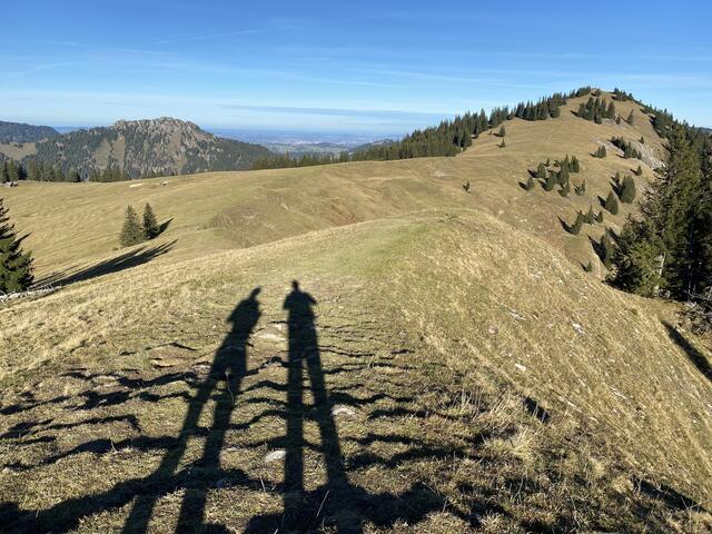 Der Weg in Richtung Schönkahler (hinten) lohnt sich. | Foto: Reichel
