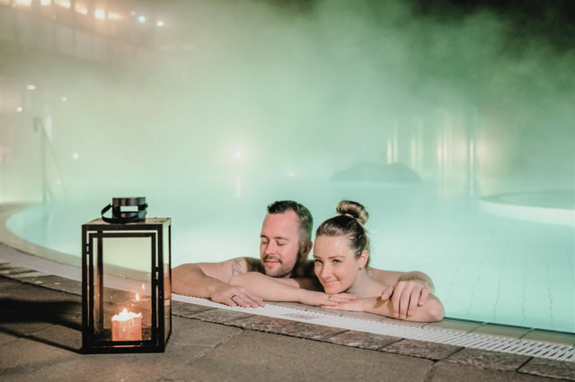 Baden bei Kerzenschein in der Therme NOVA in Köflach. | Foto: Region Graz | Mias Photoart