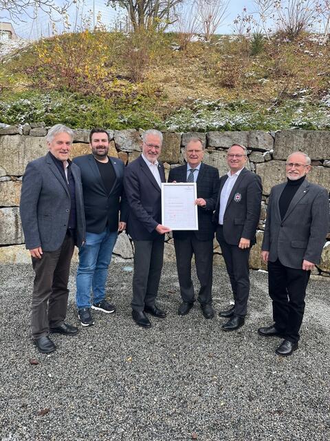 v.l.: Josef Frauscher, Christian Dobler-Strehle, Dr. Walter Aichinger, Dr. Franz Pumberger, Mag. Erich Haneschläger, Dr. Gerhard Obermair.  | Foto: RK Ried