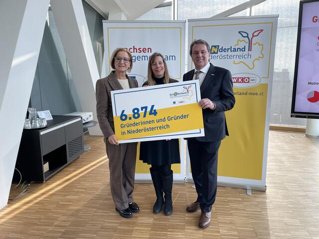 Landeshauptfrau Johanna Mikl-Leitner, Gründerin Daniela Schwarz, WKNÖ Präsident Wolfgang Ecker. | Foto: Victoria Edlinger