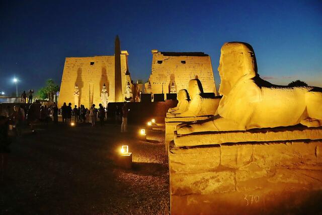 "Reise ins Land der Pharaonen": Der Tempel von Luxor bei Nacht | Foto: Peter Löwenstein