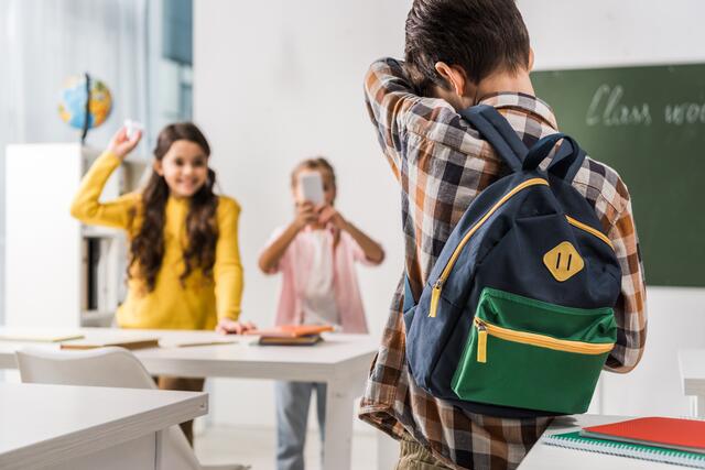 Mobbing, Konflikte und Gewalt in der Schule stehen für viele Schülerinnen und Schüler an der Tagesordnung. | Foto: VitalikRadko/PantherMedia