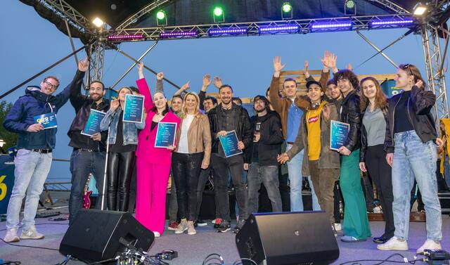 Jugendlandesrätin Daniela Winkler beim Auftritt der fünf besten Bands der SongChallenge 2023 des Landesjugendreferates auf der 88,6 Bühne im Rahmen des Familienfestes in Neusiedl am See. | Foto: Büro LRin Winkler / Christoph Novak