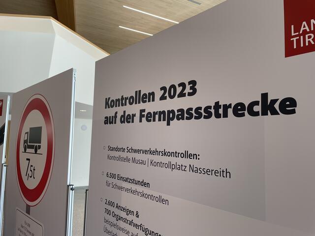 Auf übersichtlichen Schautafeln wurden die Maßnahmen erklärt. | Foto: Reichel