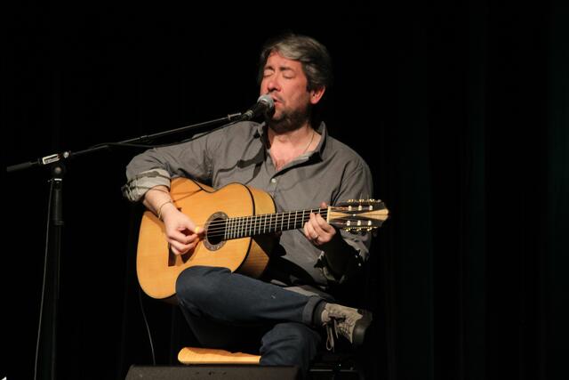 Carlos Leitao und sein Ensemble begleiten Silvana Peres musikalisch bei der Nacht des Fado. | Foto: RegionalmedienSteiermark/Hofmüller