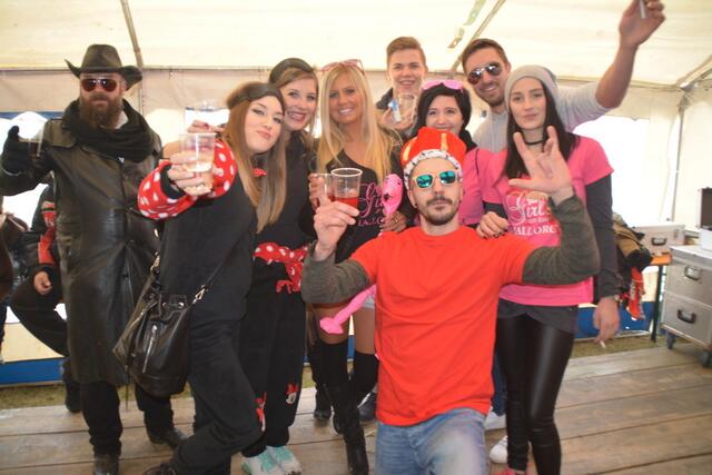 Lust auf Party? Am Wochenende gibt es Faschingsumzüge im ganzen Burgenland!  | Foto: Eva Maria Plank 